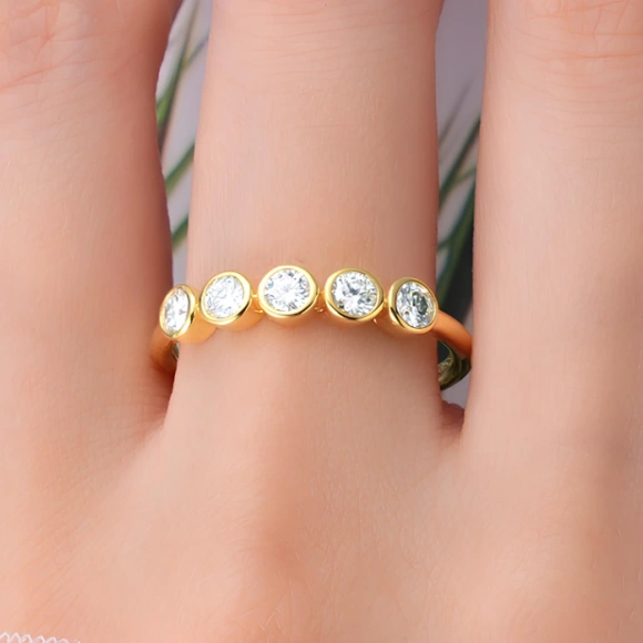 Nova Line Moissanite Ring - Modern S925 Silver Band with Statement Style